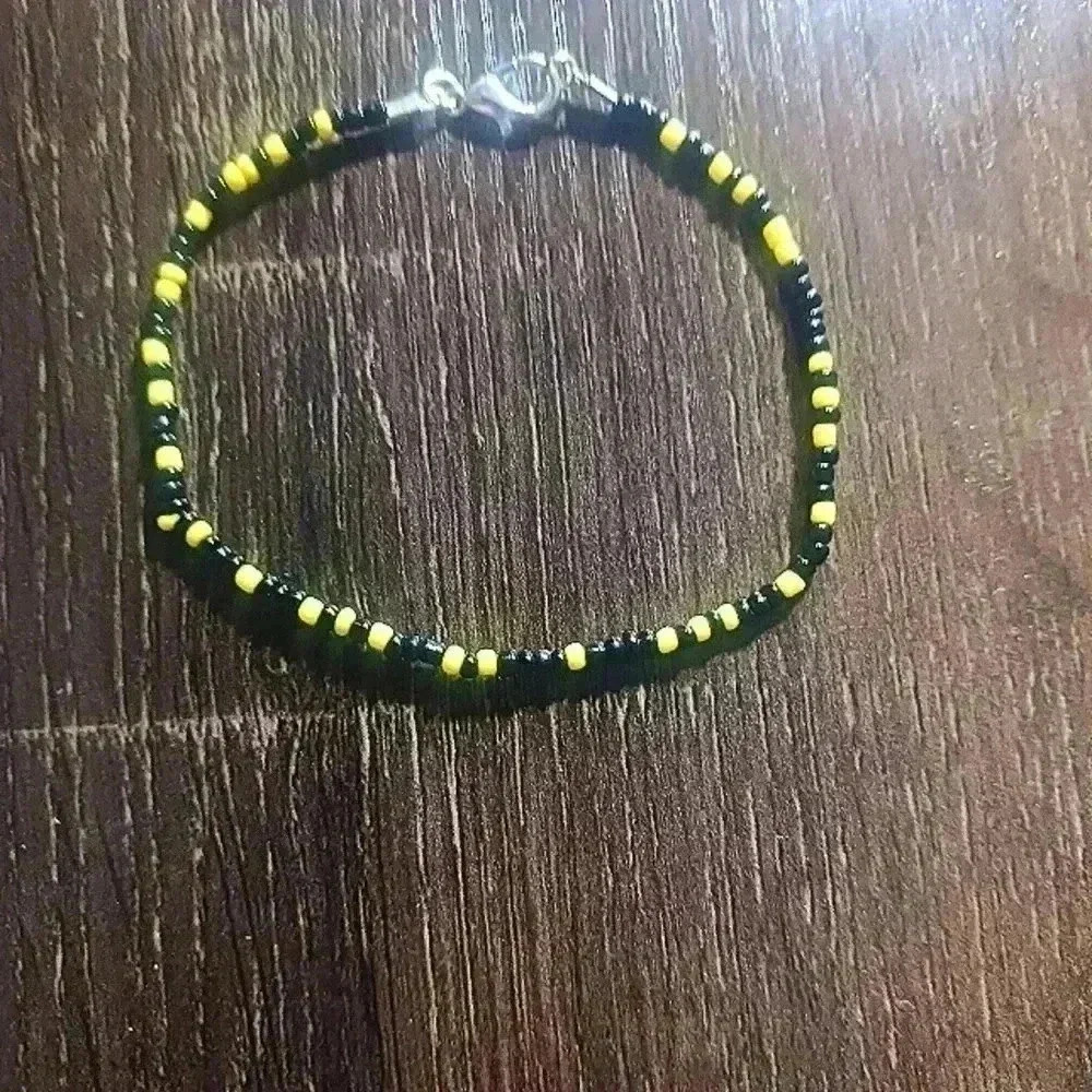 Beaded necklace and bracelet set - Picture 7 of 8